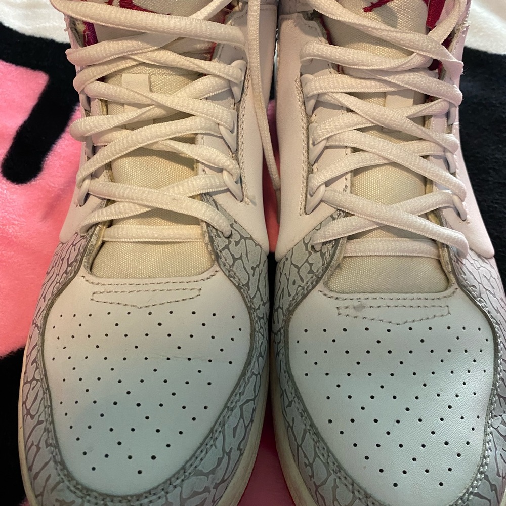 Jordan Girls Shoes - Picture 2 of 6